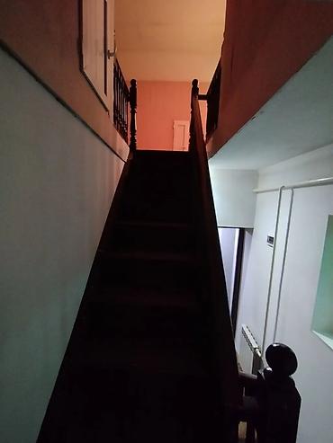 Продажа коттеджей и домов: 🏙️ Продаётся: Дом 5 комнат + мансарда — 100 м² 📍 Локация: Бишкек, ж/м — 11
