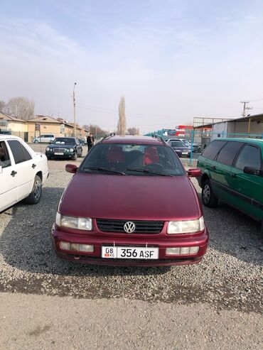 фолсваген тауран: Volkswagen Passat: 1994 г., 2 л, Механика, Бензин, Универсал