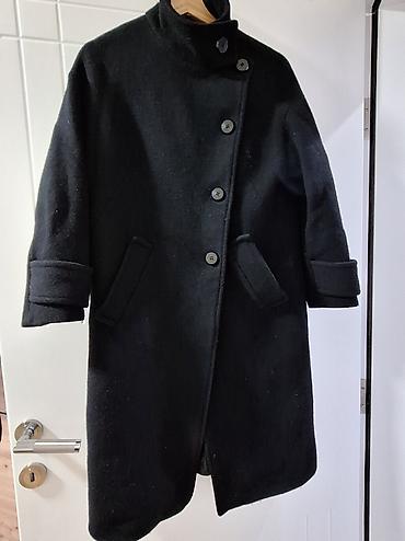 Kaputi: Zara vuneni kaput – crni, elegantan i topao. - Veličina: XS (odgovara — 6