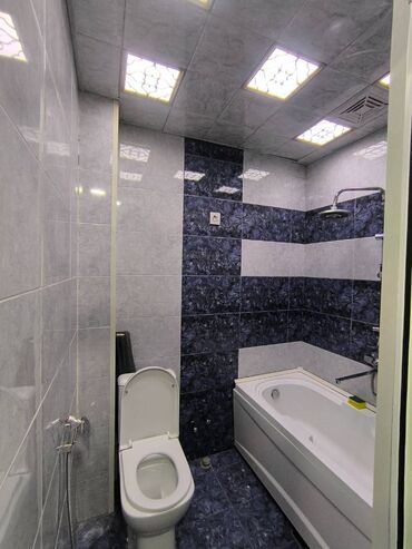 Uzunmüddətli kirayə mənzillər: 11-ci mikrorayonda, 5 mərtəbəli binanın 4-cü mərtəbəsində yerləşən — 8