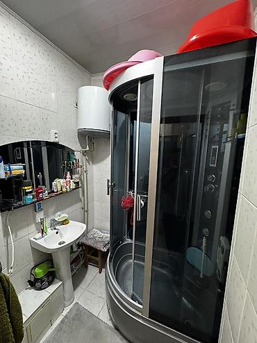 one room: Продается 2 комн.кв. в районе гостиницы. 4 эт. из 5 не угловой. Центр — 6