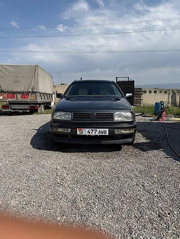 жена: Volkswagen Vento: 1994 г., Седан — 2
