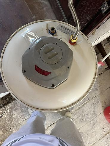 Краны водонагреватели: Aqua Hot elektrik su qızdırıcısı (boiler) - Silindrik gövdə, şaquli — 1