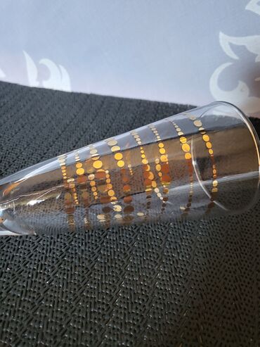 Čaše: Casa nova za pice. Casa nova sve na njoj odsjaj od svetla — 11