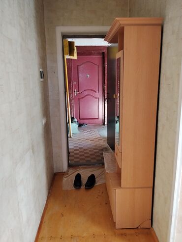 Uzunmüddətli kirayə mənzillər: Pirborun qarşlsndakl binada 5/5 bir otaq ikiyə düzəlib kirayə verilir — 3