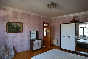Həyət evləri və villaların satışı: 6 otaqlı, 300 kv. m, Orta təmir — 30