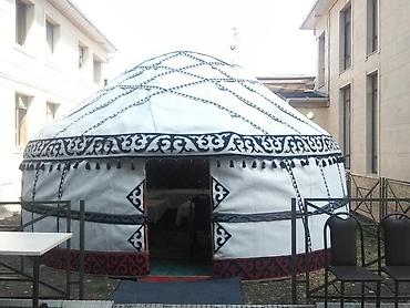 Аренда юрт: Аренда юрты, Каркас Деревянный, 85 баш, С полом, Самовар, Стол — 17