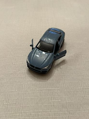 Uşaq dünyası: Masaüstü kolleksiya üçün metal oyuncaq maşın maketi - Tip: sedan — 7