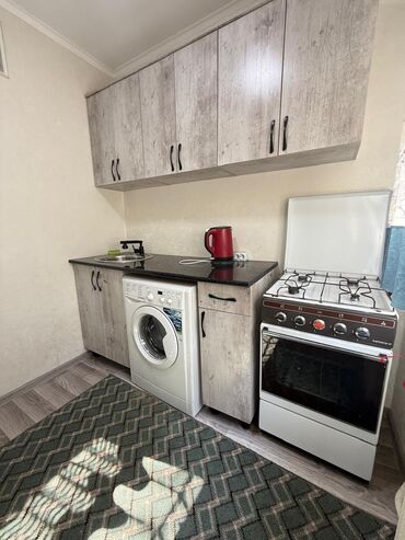 работа отель бишкек: 2 комнаты, 43 м², 104 серия, 1 этаж, Косметический ремонт