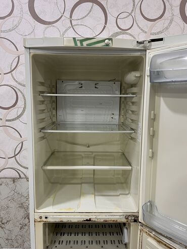 Soyuducular: İşlənmiş 2 qapılı Indesit Soyuducu Satılır, rəng - Ağ — 7