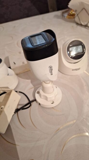 Videomüşahidə: Dahua brendindən təhlükəsizlik kamera sistemi, qara rəngdə DVR cihazı — 3