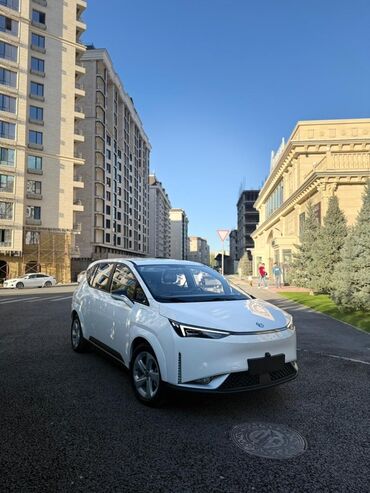 Другой электротранспорт: Электромобиль (кросс‑минивэн) белого цвета. Основные особенности: - — 14