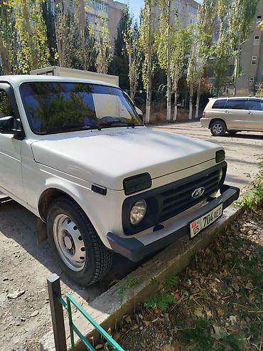 ВАЗ (ЛАДА): ВАЗ (ЛАДА) 4x4 Niva: 2012 г., 1.7 л, Кол менен иштөөчү, Бензин, Жол тандабас — 2