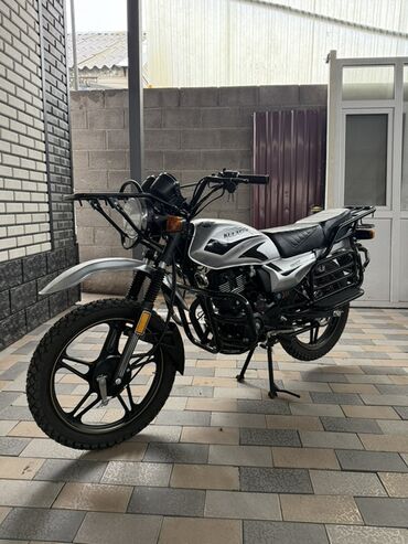 Мотоциклы: 150 куб. см, Бензин, Взрослый