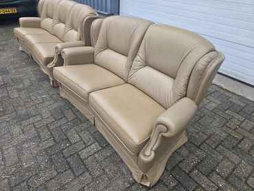 Stilske garniture: Kožna garnitura – set od dve sofe u bež boji - Model: klasični dizajn — 5