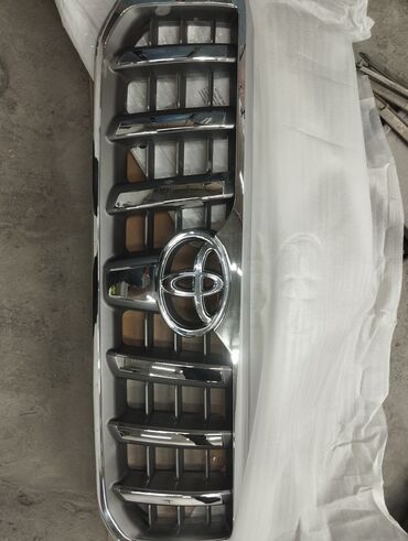 Решетки радиатора: Решетка радиатора Toyota 2003 г., Новый, Аналог