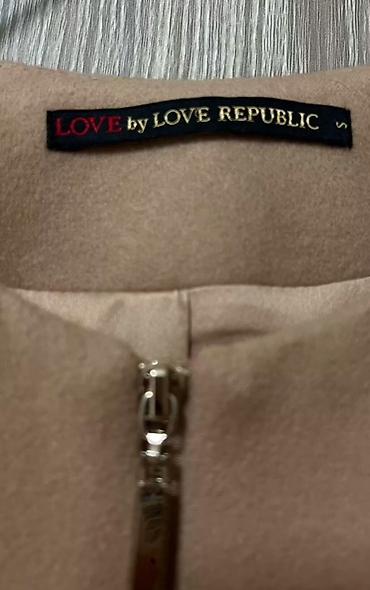 love is: Пальто, Осень-весна, По колено, На молнии, S — 3