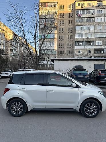 Toyota: Toyota ist: 2003 г., 1.3 л, Автомат, Газ, Хэтчбэк — 3