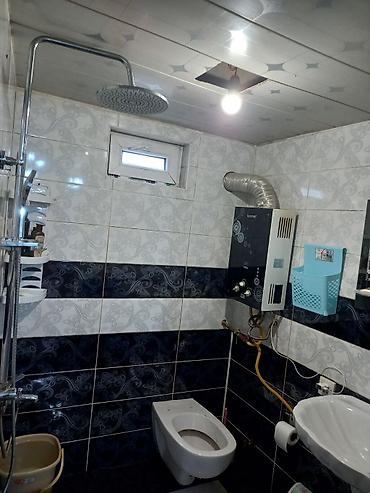 Mənzillər: 1 otaqlı mənzil – mətbəx, sanitar qovşaq və zal Xüsusiyyətlər: - Ayrı — 2