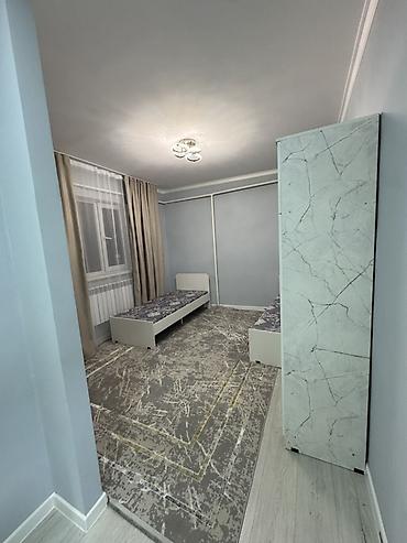 Сдаётся комната с двумя односпальными кроватями и отдельным санузлом
