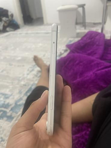 iphone 8xr: IPhone XR, белый корпус - Экран 6.1" Liquid Retina (IPS), True Tone — 3