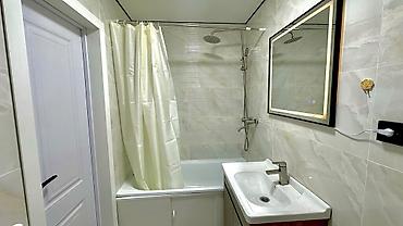район васток 5: 3 комнаты, 56 м², Восток-5 мкр Индивидуалка, 5 этаж, Евроремонт — 5