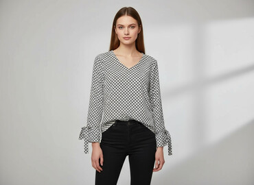 it moda bluzy: Жіноча блуза, розмір M