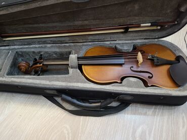 мастеровая скрипка: Продаю Скрипку 1/2 в отличном состоянии, 6500 сом