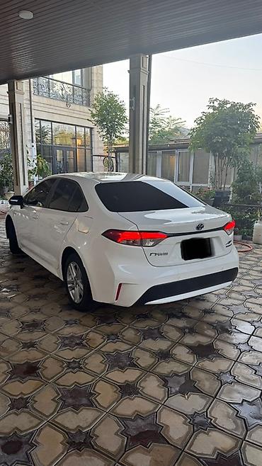 hongqi ehs9: Toyota Corolla: 2021 г., Автомат, Гибрид, Седан — 3