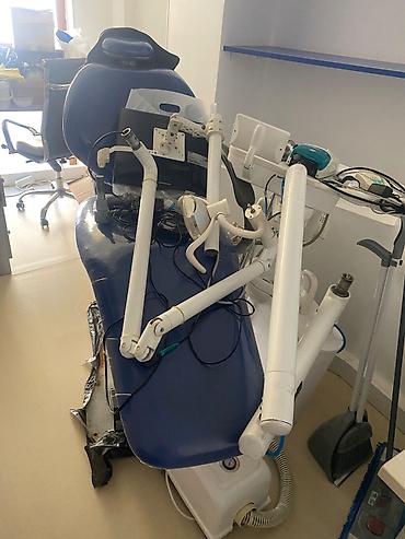 Stomatoloji kreslo tam işlək vəziyyətdə intraoral kamera və skayler