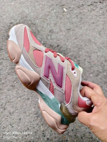 kozni kaisevi novi sad: New balance 9060 patike

Novo
Brojevi 36 do 41

fb Moja Kupovina 1