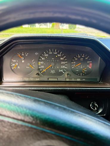 Mercedes-Benz: Mercedes-Benz E 200: 2 l | 1994 il Sedan — 15