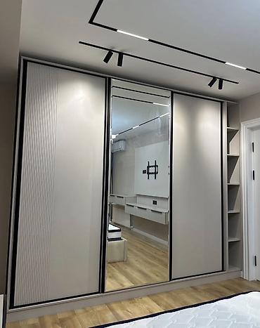 paltar dolablar: Məhsul: Güzgülü sürgülü qapılı qarderob - Dizayn: Minimalist və — 2