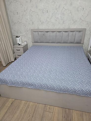 кровать стол: Кровать двуспальная с мягким матрасом и с 2 мя тумбами — 1