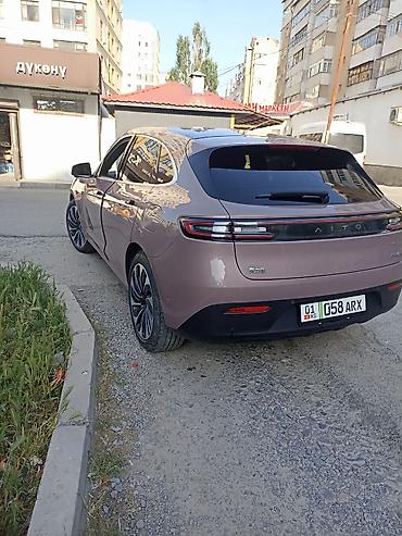 Продажа авто: Хуавей аито М5, 4 ВД премиум класса цвет коралловый очень — 3