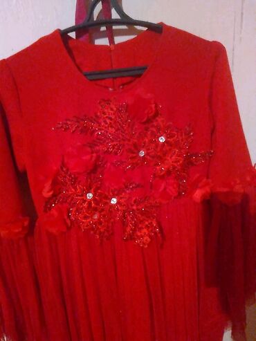 длинное красное платье с разрезом: Вечернее платье, А-силуэт, Длинная модель, Фатин, С рукавами, С пайетками, XL