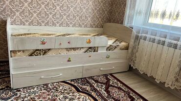 двухъярусная кровать для детей и: Односпальная Кровать, Б/у