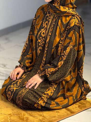 Повседневные платья: Абая с хиджабом из мягкой струящейся ткани с благородным сатиновым — 16