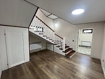 Үйлөр: 6 бөлмө жана андан көп, 270 м², 5 соток, Бишкек, Ак-Өргө ж/м Кыймылсыз мүлк агенттиги — 5