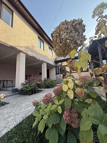 купить дачу в районе г бишкек: 4 комнаты, 200 м², 10 соток, Электричество, Горячая вода, Холодная вода — 1
