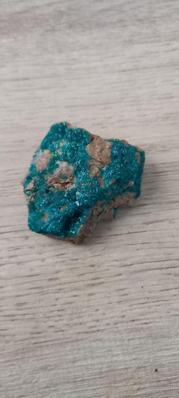 mavi macun: Mineral nümunəsi – mavi-turkuaz kristallı daş,Dioptaz - Parlaq — 1