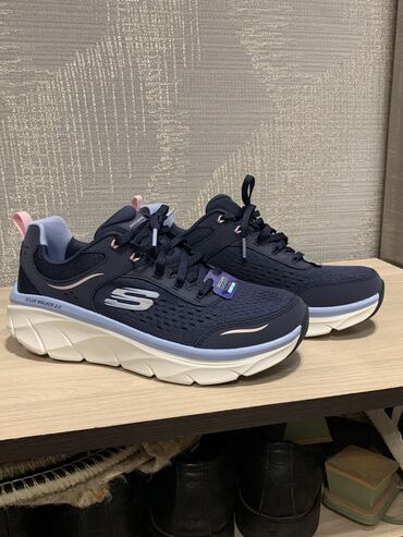 uggi b u: Новые кроссовки от Skechers USA привезли из США, размер не подошел 38