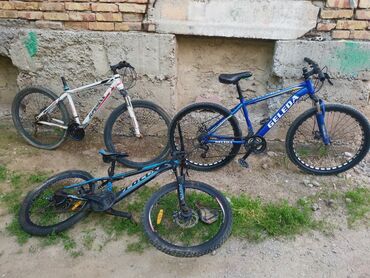 велик фетбайк: Продаю 3 велосипеда синий велосипед, колеса 26, рама 18 на ходу