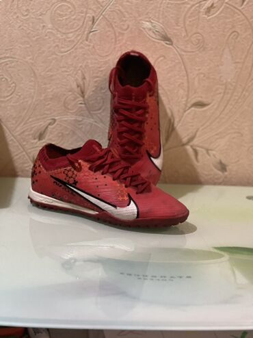 валейболный красовки: Красные футбольные бутсы Nike MDS Air Zoom Mercurial (38-39 размер) с