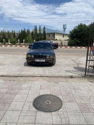 бмв е34 автомобили: BMW 520: 1991 г., 2 л, Механика, Бензин, Седан