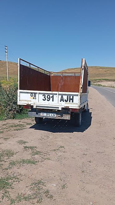 грузовой фургон: Продаётся компактный бортовой грузовик с двухдверной кабиной и — 3