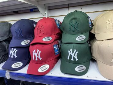 оптом шапки: Продается кепки. мужские женские детские и подростковые. оптом. только