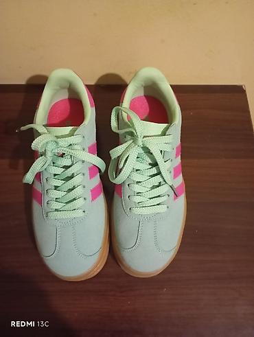 krossovka: Adidas, Ölçü: 37, rəng - Yaşıl, İşlənmiş — 1