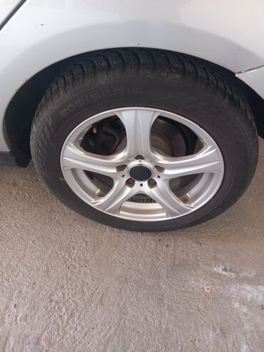 Mercedes-Benz: Mercedes-Benz A-klasa (W169) – 5 vrata, srebrna boja Karakteristike i — 5