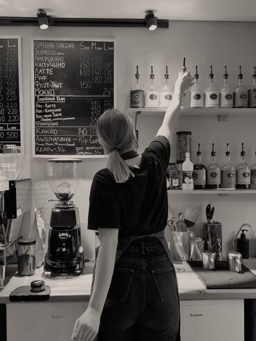 профессиональное кофейное оборудование: Требуется девушка бариста -официант
